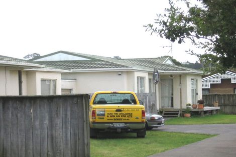 Photo of property in 1/156 Beach Haven Road, Beach Haven, Auckland, 0626