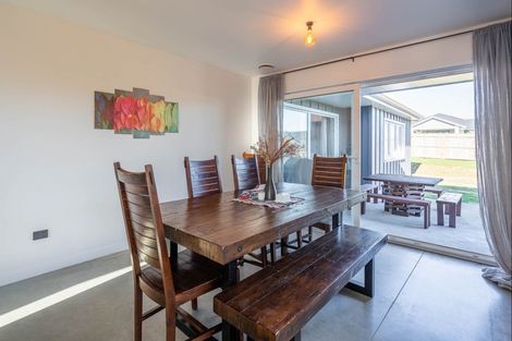 Photo of property in 12 Mahia Lane, Waikanae, 5036