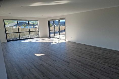 Photo of property in 10 Ronomor Place, Whitianga, 3510