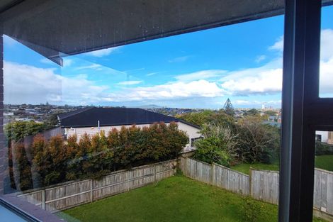 Photo of property in 113 Forrest Hill Road, Forrest Hill, Auckland, 0620