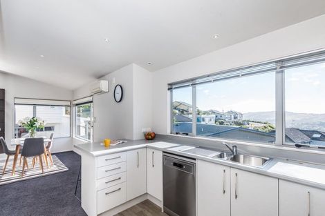 Photo of property in 35 Meadowcroft Grove, Johnsonville, Wellington, 6037