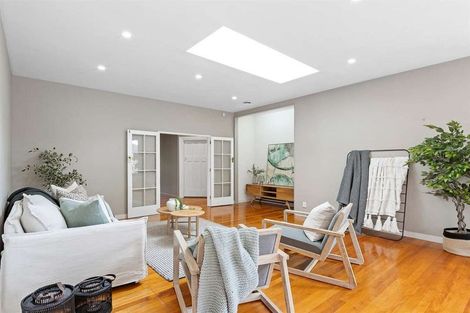 Photo of property in 15 Ngaio Street, Saint Martins, Christchurch, 8022