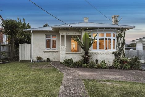 Photo of property in 1/23 Islington Avenue, New Lynn, Auckland, 0600