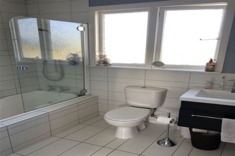 Photo of property in 32 Normans Road, Strowan, Christchurch, 8052