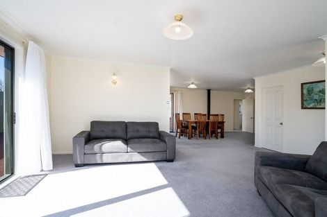 Photo of property in 27 Bowen Street, Cambridge, 3434