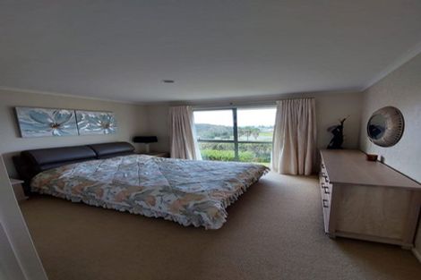Photo of property in 54 Roberta Crescent, Orewa, 0931