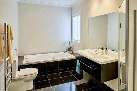 Photo of property in 2 Blundell Way, Heretaunga, Upper Hutt, 5018