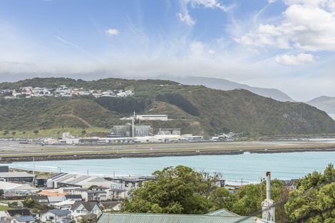 Photo of property in 22 Imperial Terrace, Melrose, Wellington, 6022