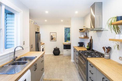 Photo of property in 97 Hackthorne Road, Cashmere, Christchurch, 8022