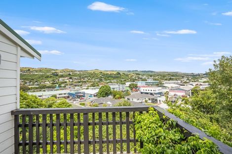 Photo of property in 9 Hampton Hill Road, Tawa, Wellington, 5028