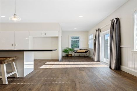 Photo of property in 51 Lindsay Street, St Albans, Christchurch, 8014