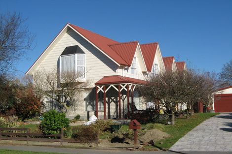 Photo of property in 59 Warren Crescent, Hillmorton, Christchurch, 8025