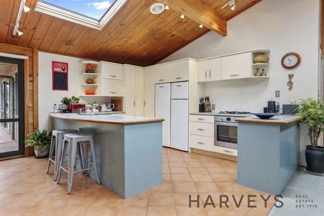 Photo of property in 192 Mountain Road, Henderson Valley, Auckland, 0612