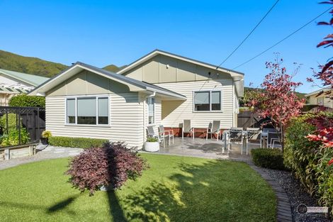 Photo of property in 40 Saint Ronans Avenue, Waterloo, Lower Hutt, 5011