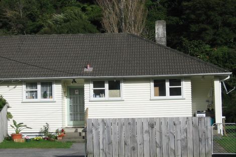 Photo of property in 388-390 George Street, Stokes Valley, Lower Hutt, 5019