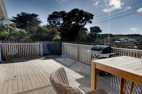 Photo of property in 9 Morere Street, Titahi Bay, Porirua, 5022