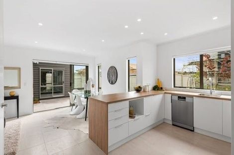 Photo of property in 69 Pepene Avenue, Takanini, 2112