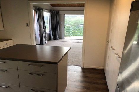 Photo of property in 2/37 Singers Road, Korokoro, Lower Hutt, 5012