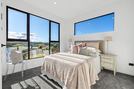 Photo of property in 36 Skulander Crescent, Orewa, 0931