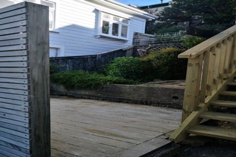 Photo of property in 6 Rixon Grove, Mount Victoria, Wellington, 6011