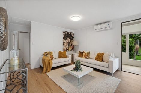 Photo of property in 1/16 Hogans Road, Glenfield, Auckland, 0629