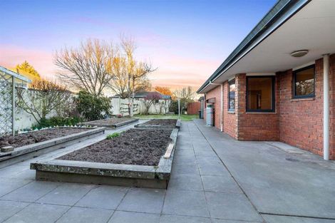 Photo of property in 6b Fovant Street, Russley, Christchurch, 8042