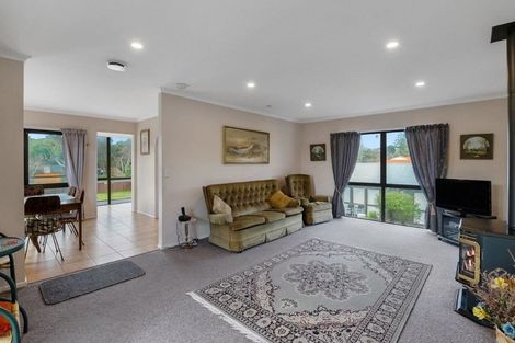 Photo of property in 36 Eruini Street, Waikanae Beach, Waikanae, 5036