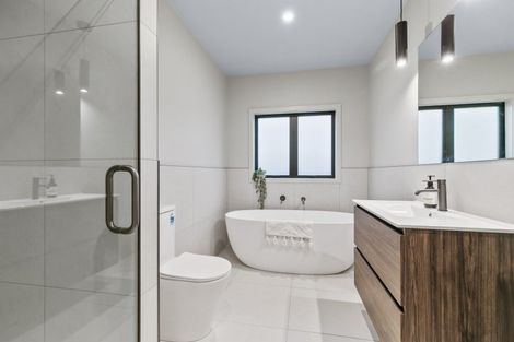 Photo of property in 114a Bartholomew Road, Levin, 5510