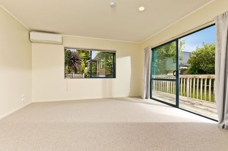 Photo of property in 12a Firle Place, Green Bay, Auckland, 0604