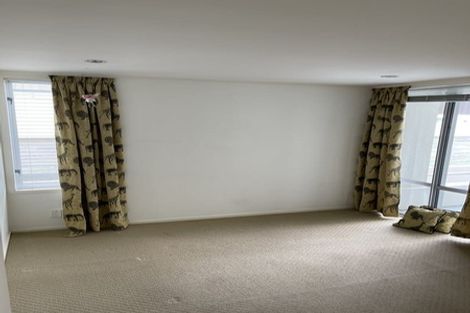 Photo of property in 2/14 Takutai Avenue, Bucklands Beach, Auckland, 2012