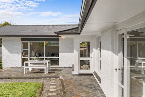 Photo of property in 51b Glenharrow Avenue, Avonhead, Christchurch, 8042