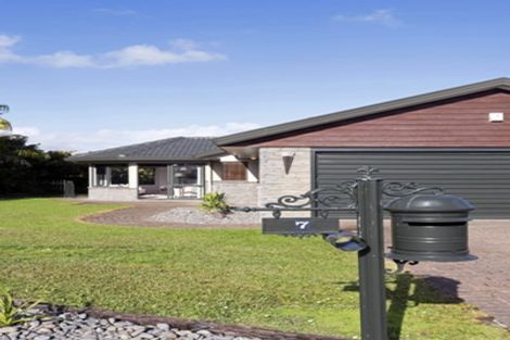 Photo of property in 7 Robina Court, Burswood, Auckland, 2013