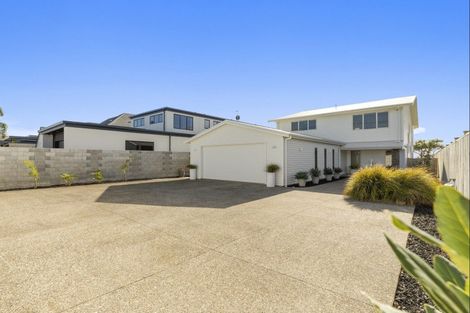 Photo of property in 85 Karewa Parade, Papamoa Beach, Papamoa, 3118