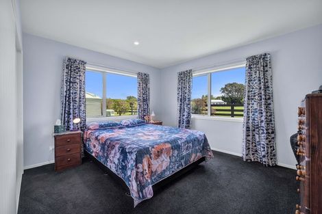 Photo of property in 43 Carrs Road, Urenui, 4377