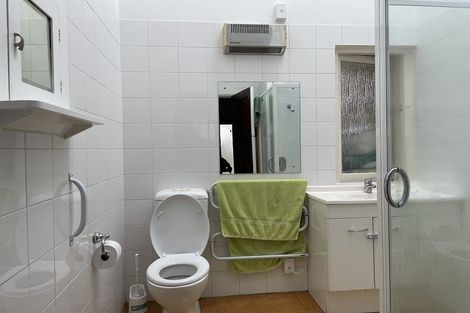 Photo of property in 1/184 The Parade, Island Bay, Wellington, 6023