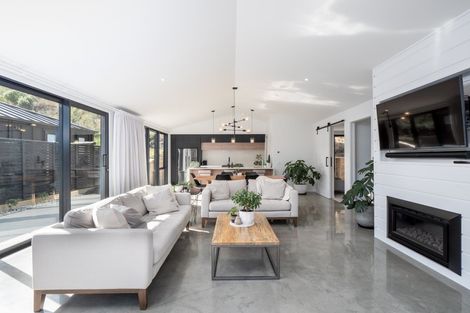 Photo of property in 24 Flynn Lane, Arrowtown, 9302