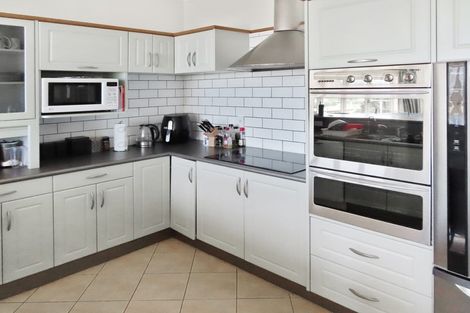 Photo of property in 8 Mccarthy Grove, Clouston Park, Upper Hutt, 5018