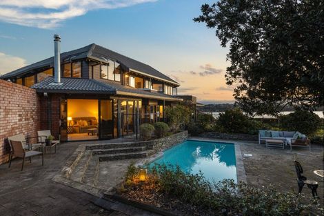 Photo of property in 26 The Crescent, Tindalls Beach, Whangaparaoa, 0930