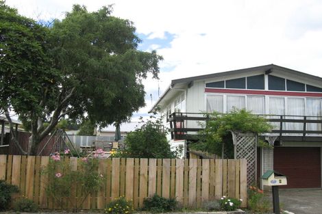 Photo of property in 6 Cederholm Grove, Brown Owl, Upper Hutt, 5018