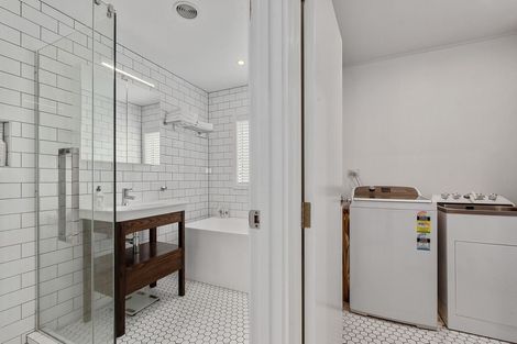 Photo of property in 4/203 Lake Road, Belmont, Auckland, 0622