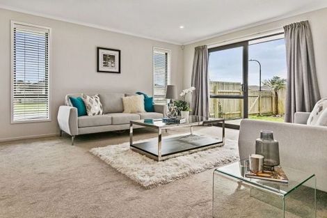 Photo of property in 2 Captain Mitchell Drive, Opaheke, Papakura, 2113