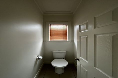 Photo of property in 11 Norwood Road, Bayswater, Auckland, 0622