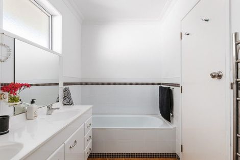 Photo of property in 6 Coppelia Avenue, Omokoroa, 3114