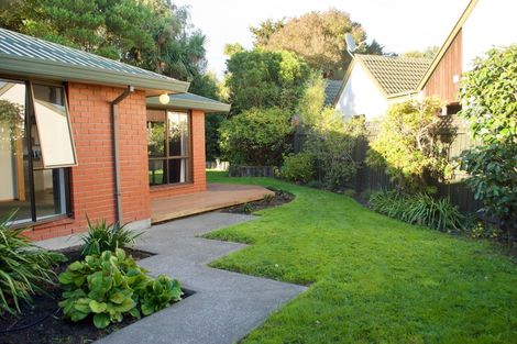 Photo of property in 12 Esher Place, Saint Martins, Christchurch, 8022