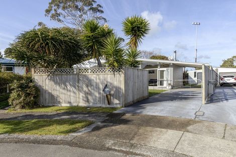 Photo of property in 25 Waiwera Place, Merrilands, New Plymouth, 4312