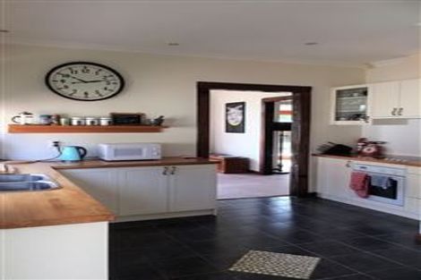 Photo of property in 584 Queen Street East, Levin, 5510