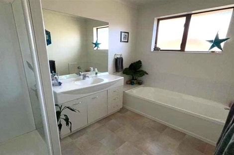 Photo of property in 37 Lord Rutherford Road North, Brightwater, 7022