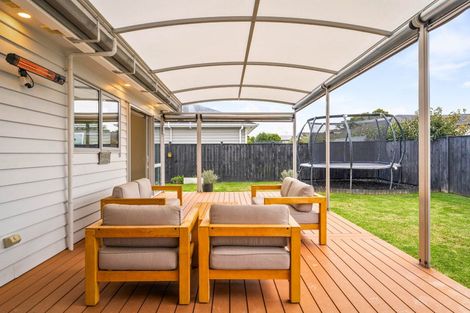 Photo of property in 4 Lewis Younie Road, Kumeu, 0810