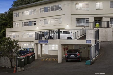 Photo of property in Parkland Flats, 1/51 Adams Terrace, Kelburn, Wellington, 6021