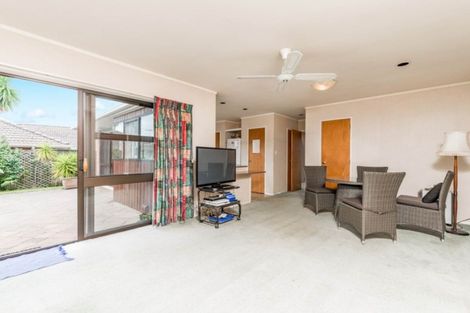 Photo of property in 31 Orangewood Drive, Northpark, Auckland, 2013